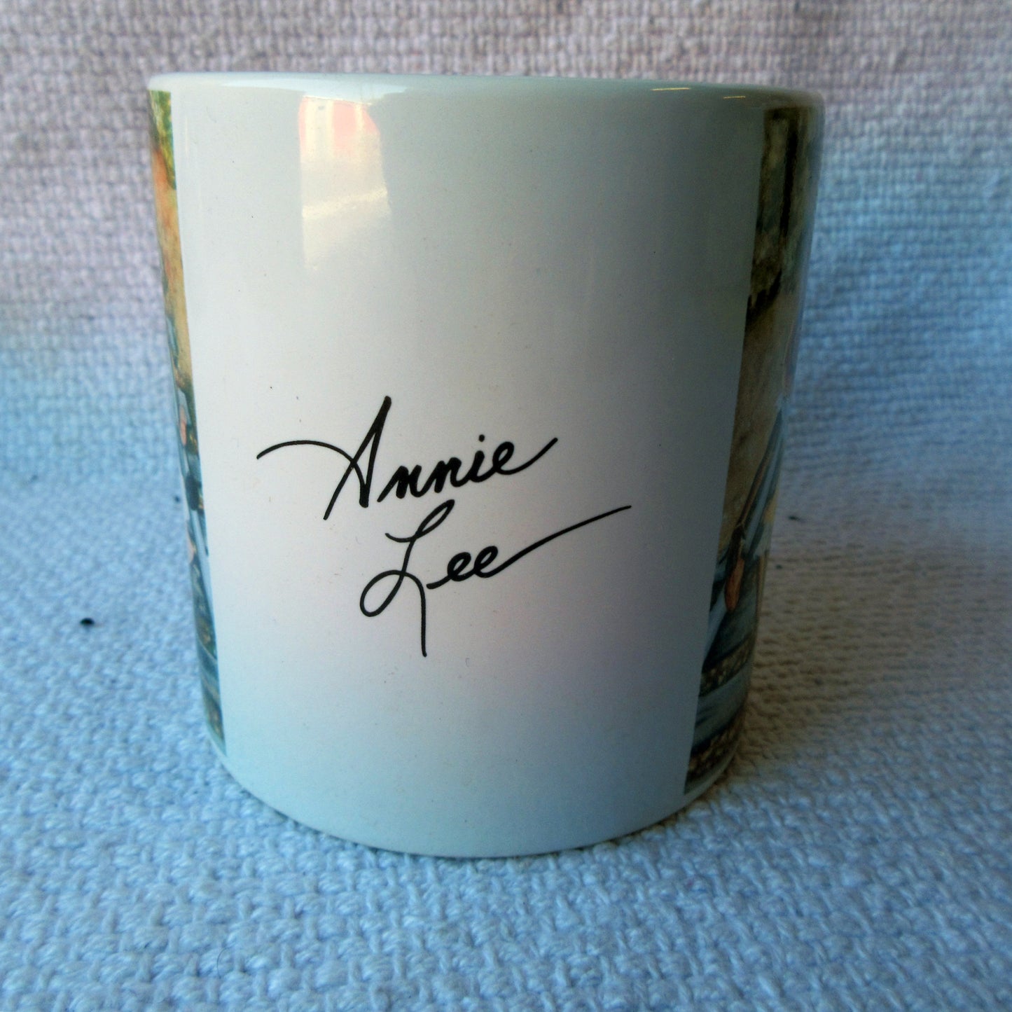 Gettin' To Town Mug with art by Annie Lee back