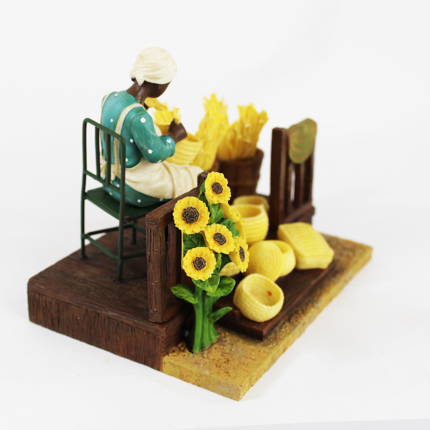 Weavin' Sunshine Figurine Annie Lee - side