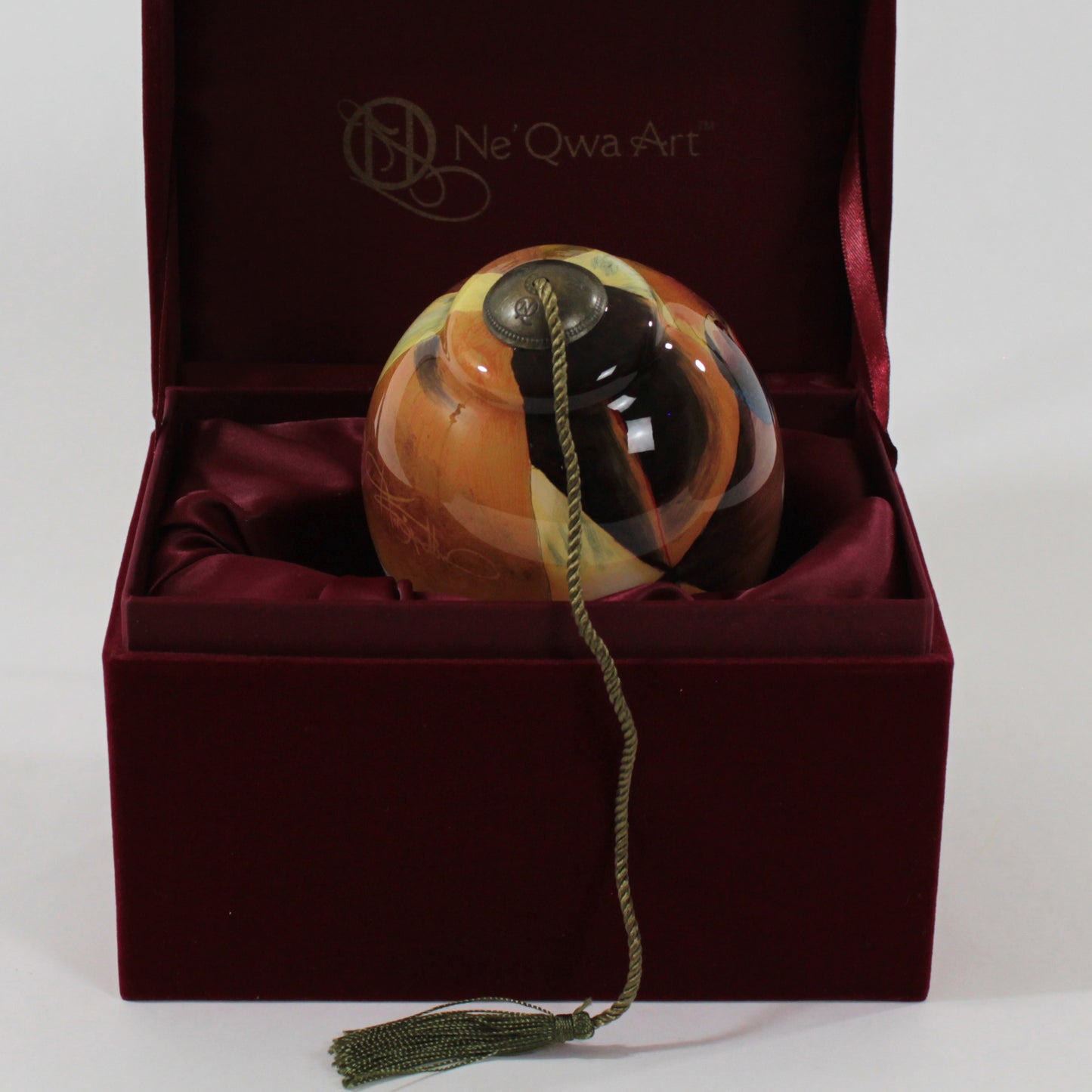 Jammin Ne'Qwa Art Glass Ornament by Keith Mallett top