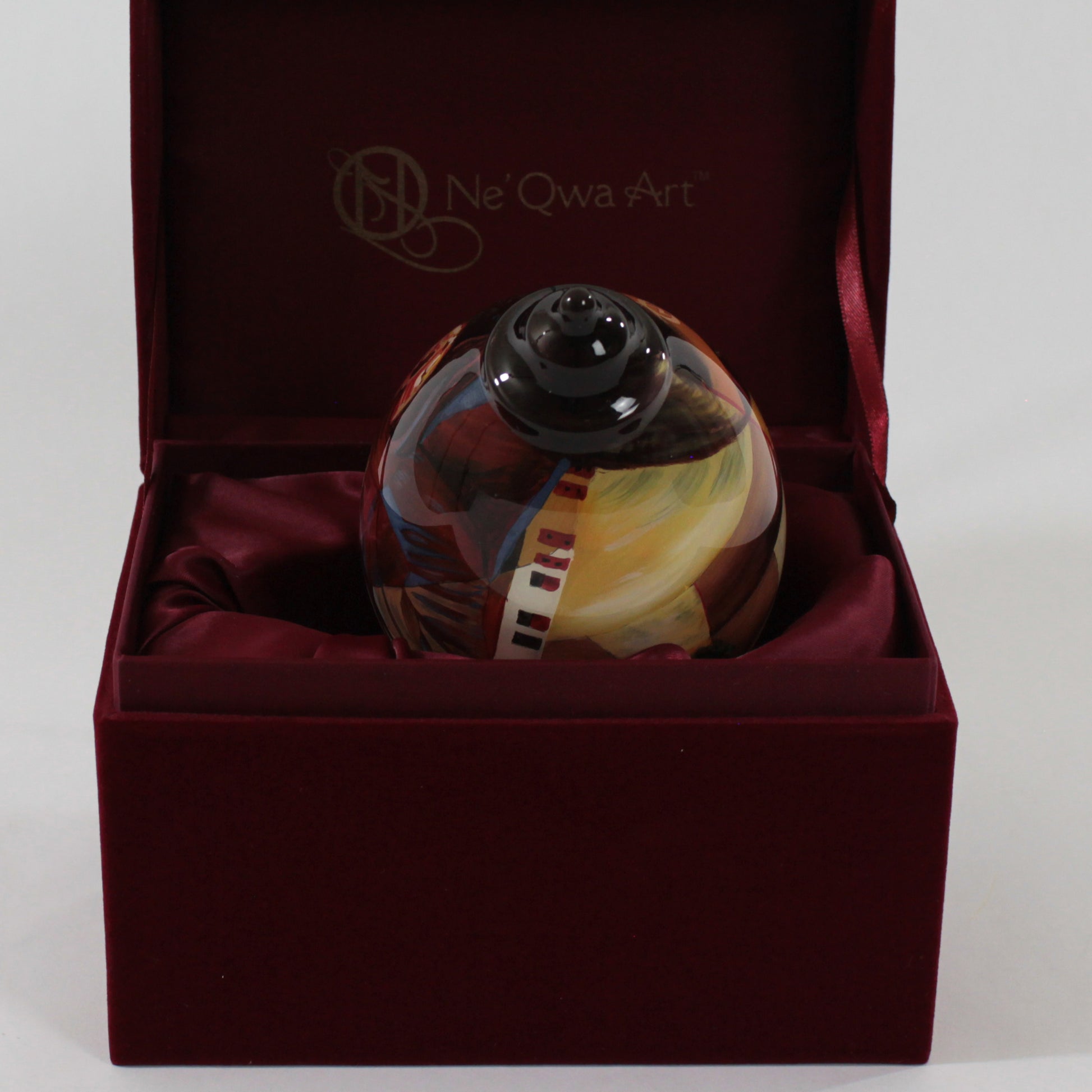 Jammin Ne'Qwa Art Glass Ornament by Keith Mallett bottom