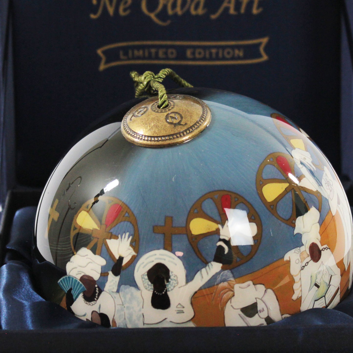 Ne'Qwa Art Glass Ornament "The Mother Board" by Annie Lee top