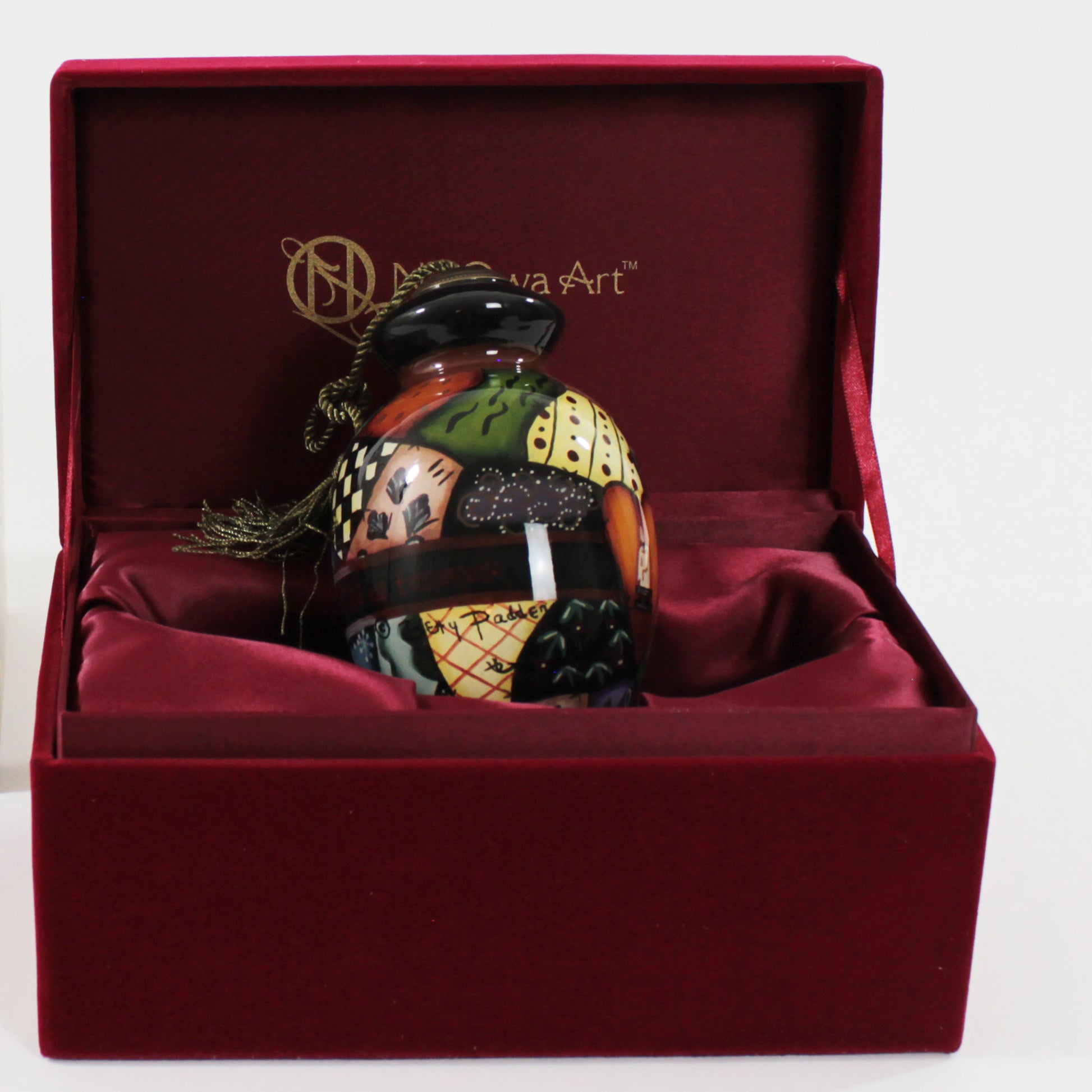 Threads of Friendship Ne’Qwa Art Ornament by artist Betty Padden 2
