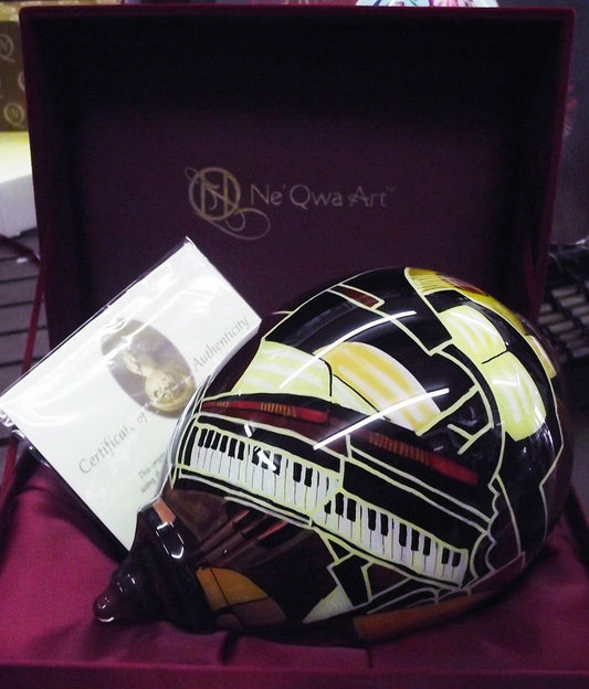 Ne'Qwa Art Glass Ornament "Music" by artist Paul Brent