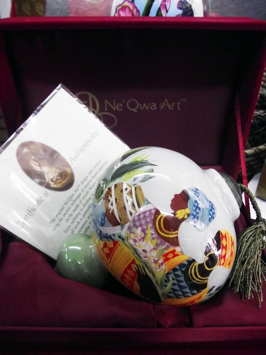 Ne'Qwa Art Glass Ornament "Two Sisters" by Keith Mallett