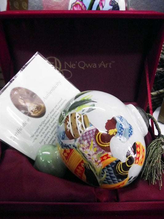 Ne'Qwa Art Glass Ornament "Two Sisters" by Keith Mallett
