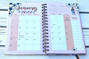 2022 God's In Control Weekly Inspirational Planner by Kiwi McDowell